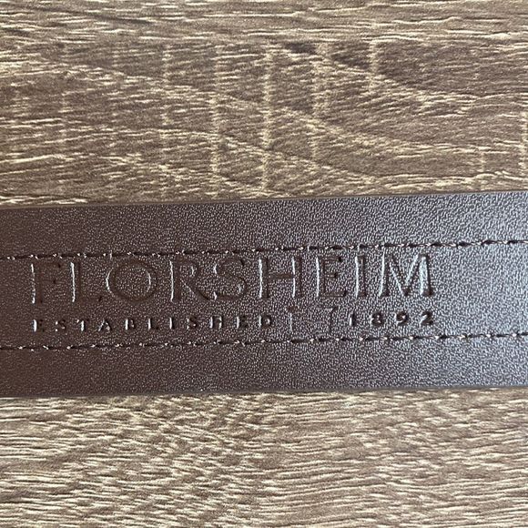 NWOT Women’s Floresheim 32” Belt Brown & Tan - Picture 5 of 9